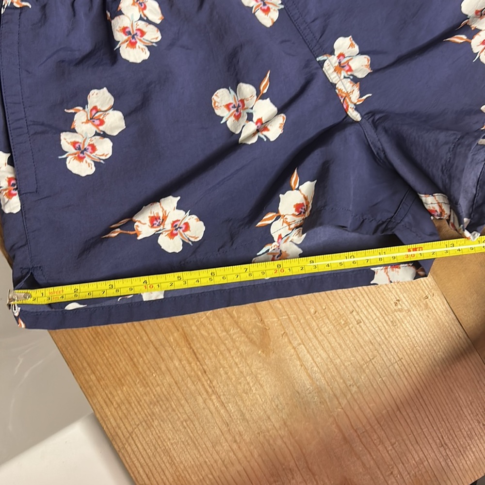 Floral Patagonia Shorts - Picture 7 of 10
